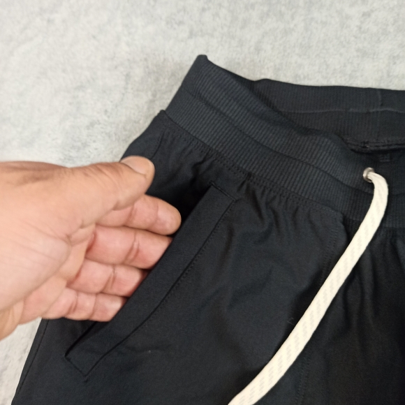Vuori Men's Black Athletic Joggers Size Small - Picture 15 of 16